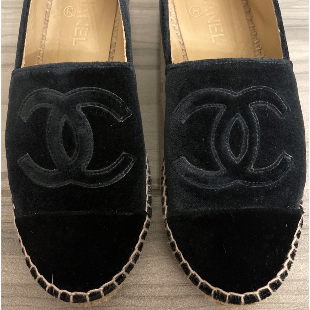 Chanel Dark Navy Velvet Espadrilles - Picture 2 of 13